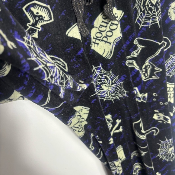 Disney Hocus Pocus black purple & green fuzzy jogger lounge sleep pants size M - Picture 4 of 6